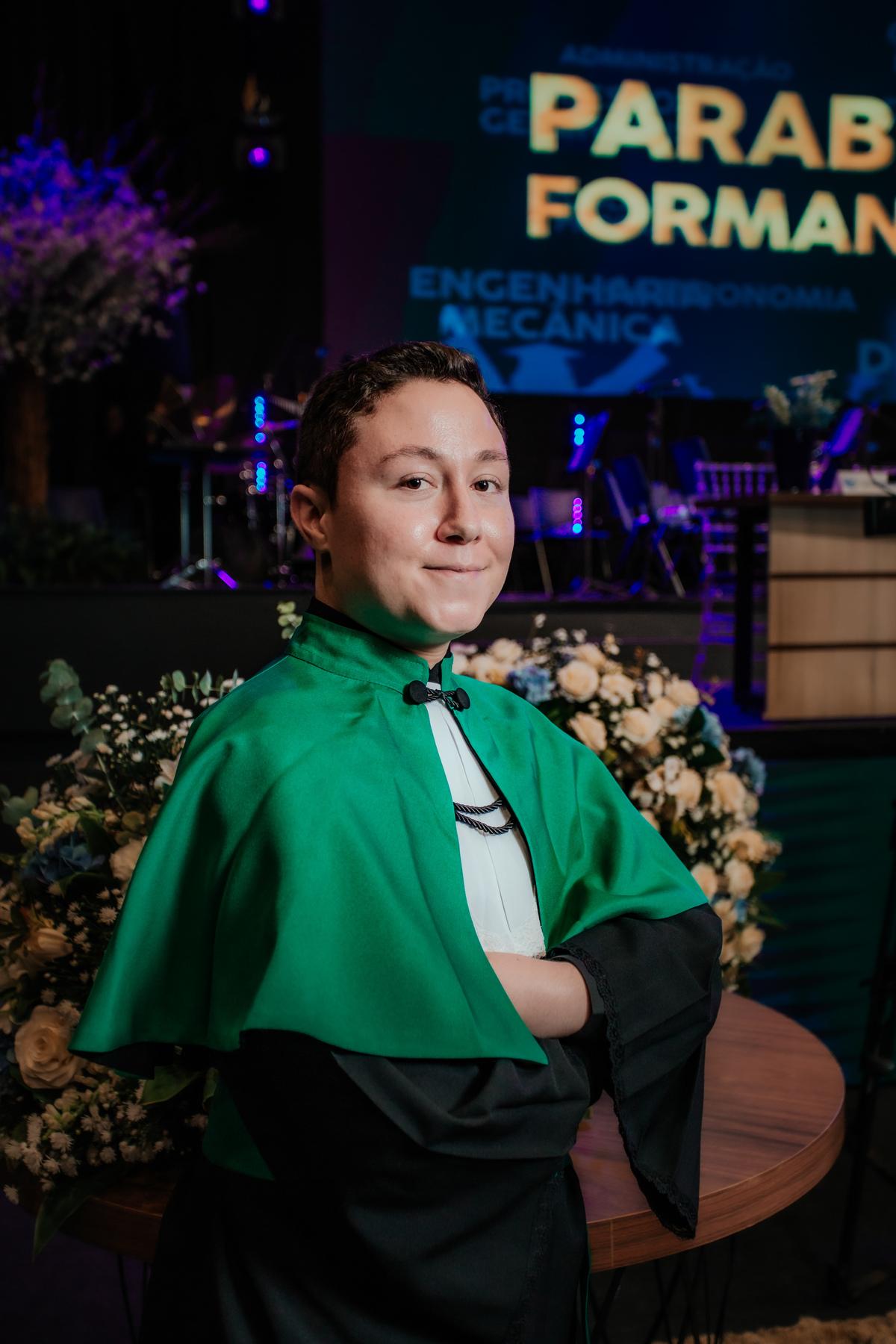 Fotografia de Formatura por André Bertogna — Colação de Grau Leonardo, foto 1 de 8